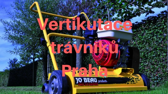 Vertikutace trávníku v Praze